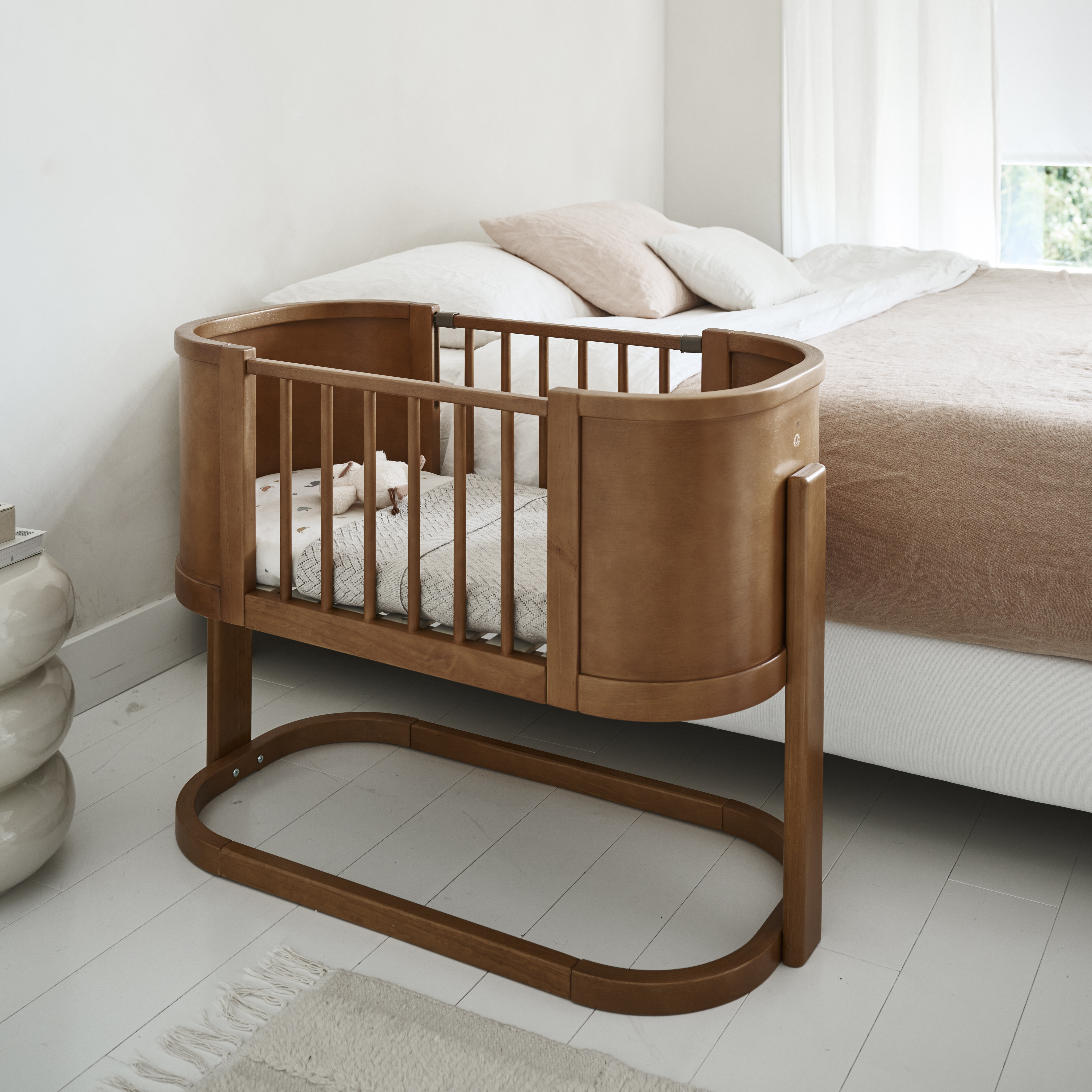 Vorteile vom Familienbett - Sicher und besser schlafen mit dem Co-Sleeper von Petite Amélie