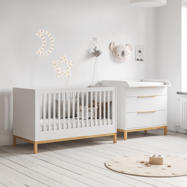 Babyzimmer 2-teilige set mit Babybett und Kommode in Weiss von Petite Amélie