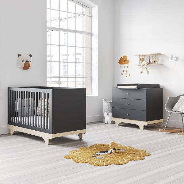 Zweiteiliges Babyzimmer Set Playwood in dunkelgrau von Petite Amélie