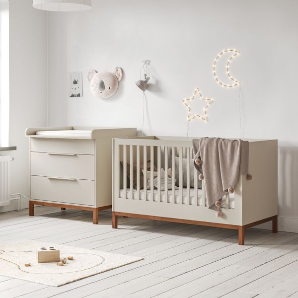 2-TEILIGES BABYZIMMER SET «SOIE» | MITWACHSENDES BABYBETT UND KOMMODE | BEIGE