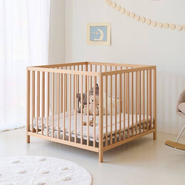 LAUFSTALL «NOIS» | 95 X 95 CM | NATURHOLZ