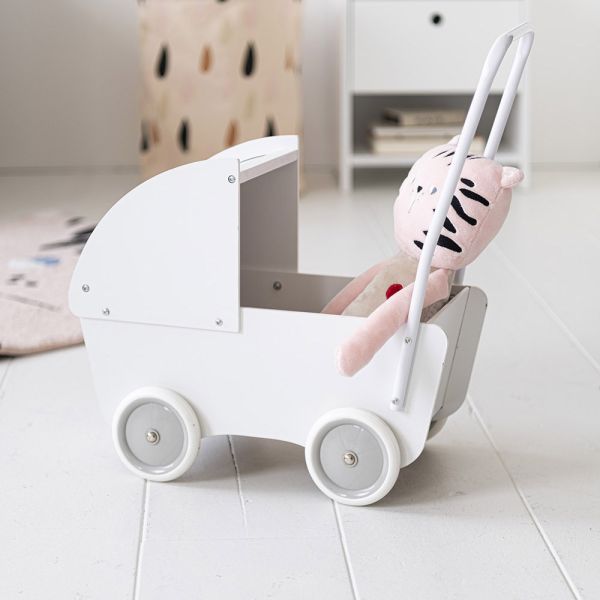 Puppenwagen aus Holz von Petite Amelie