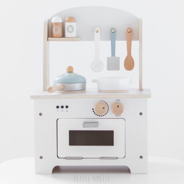 'Mini' Küche aus Holz von Petite Amélie