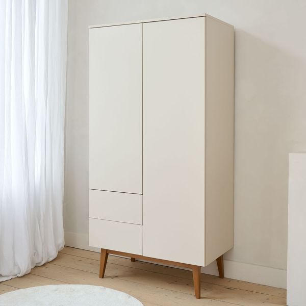 Kinderkleiderschrank aus Holz in der Farbe Greige aus der Amande Kollektion von Petite Amélie