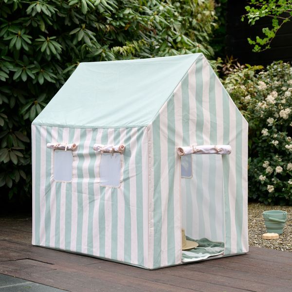 Kinderspielhaus in Grün als Spielzelt für draußen im Garten von Petite Amélie