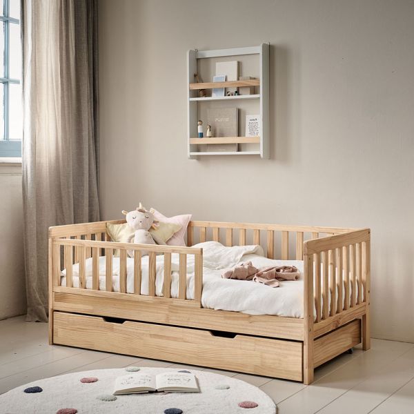Kinderbett 70x140 cm aus Holz in Naturfarbe von Petite Amélie