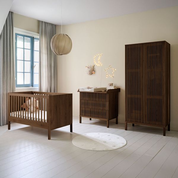3-teiliges Babyzimmer Set «Japandi» Kleiderschrank, mitwachsendes Babybett & Kommode | Wenge