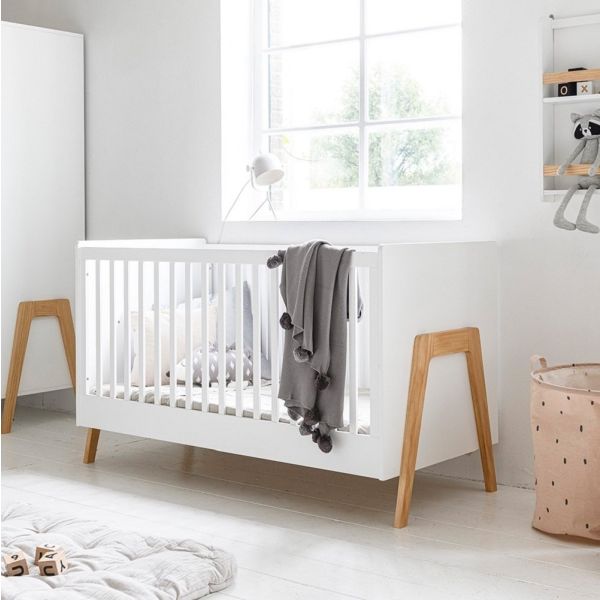 Mitwachsbett für Babyzimmer und Kinderzimmer weiß und natürliches Holz Brise