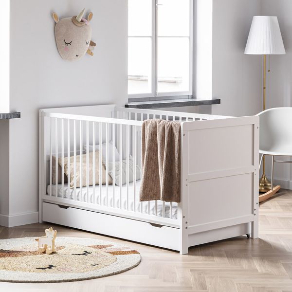 Mitwachsendes Babybett 140x70cm aus Holz in Weiss Babybett Aurore mit Matratze von Petite Amélie