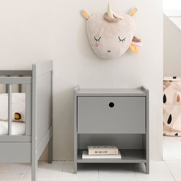 Kombinieren Sie diesen Nachttisch Kinder mit einem Kleinkinderbett von Petite Amelie