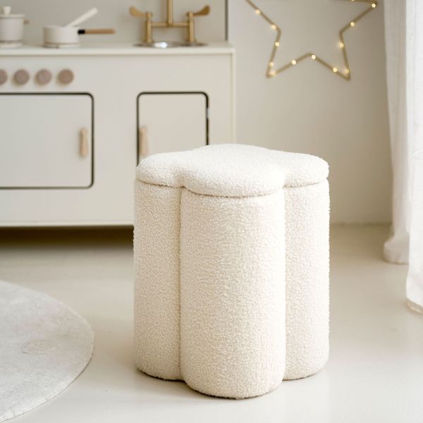 Sitzhocker mit Stauraum aus Teddy Stoff Modell Fleur in Beige von Petite Amélie
