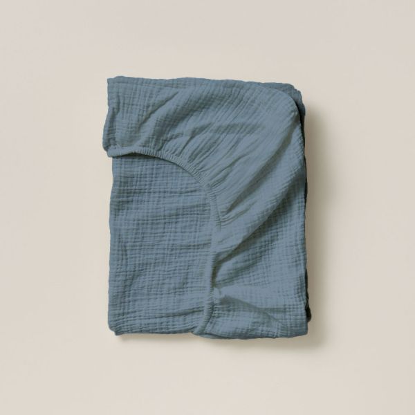 Spannbettlaken 90x200 cm in Jeansblau aus musselin von Petite Amélie 
