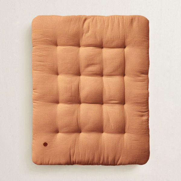 Spielmatte für Baby 110x85 musselin in Kamel von Petite Amélie