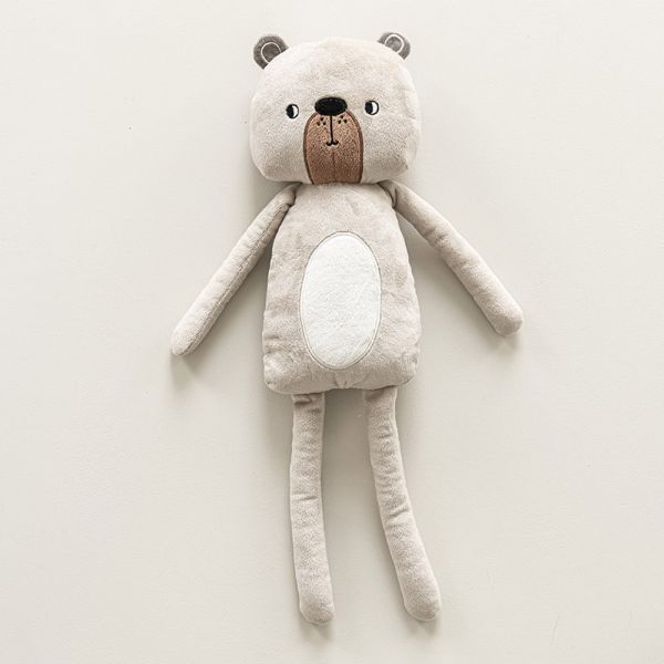 Teddybär Ted, weiches Kuscheltier von Petite Amélie