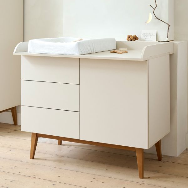 Wickelkommode Aufsatz aus Holz in der Farbe Greige aus der Amande Kollektion von Petite Amélie