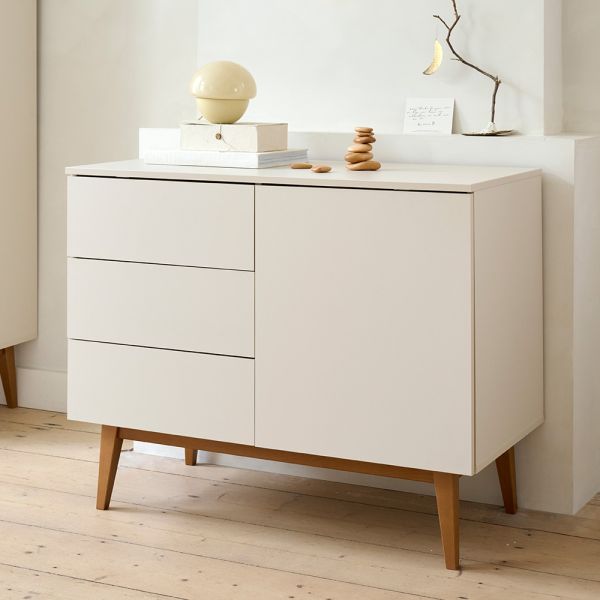 Wickelkommode aus Holz in der Farbe Greige aus der Amande Kollektion von Petite Amélie