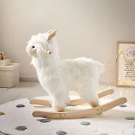 Alpaka Schaukelpferd in weiss von Petite Amélie