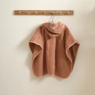 Badeponcho für Babys 52 x 63 cm in Karamell im Löwen Design aus Bio-Baumwolle von Petite Amélie
