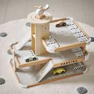 Spielzeug Garage aus Holz in retro und aus Holz von Petite Amélie