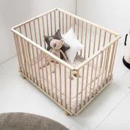 Laufstall für Babys aus Holz