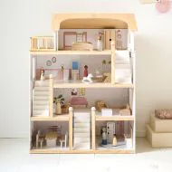 Puppenhaus aus Holz Blanche 80 cm in Weiß von Petite Amélie