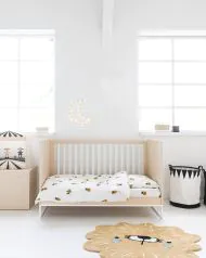 Spannbettlaken aus baumwolle mit löwen muster in weiss von Petite Amélie