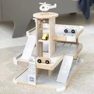Holz Parkhaus Spielzeug von Petite Amélie