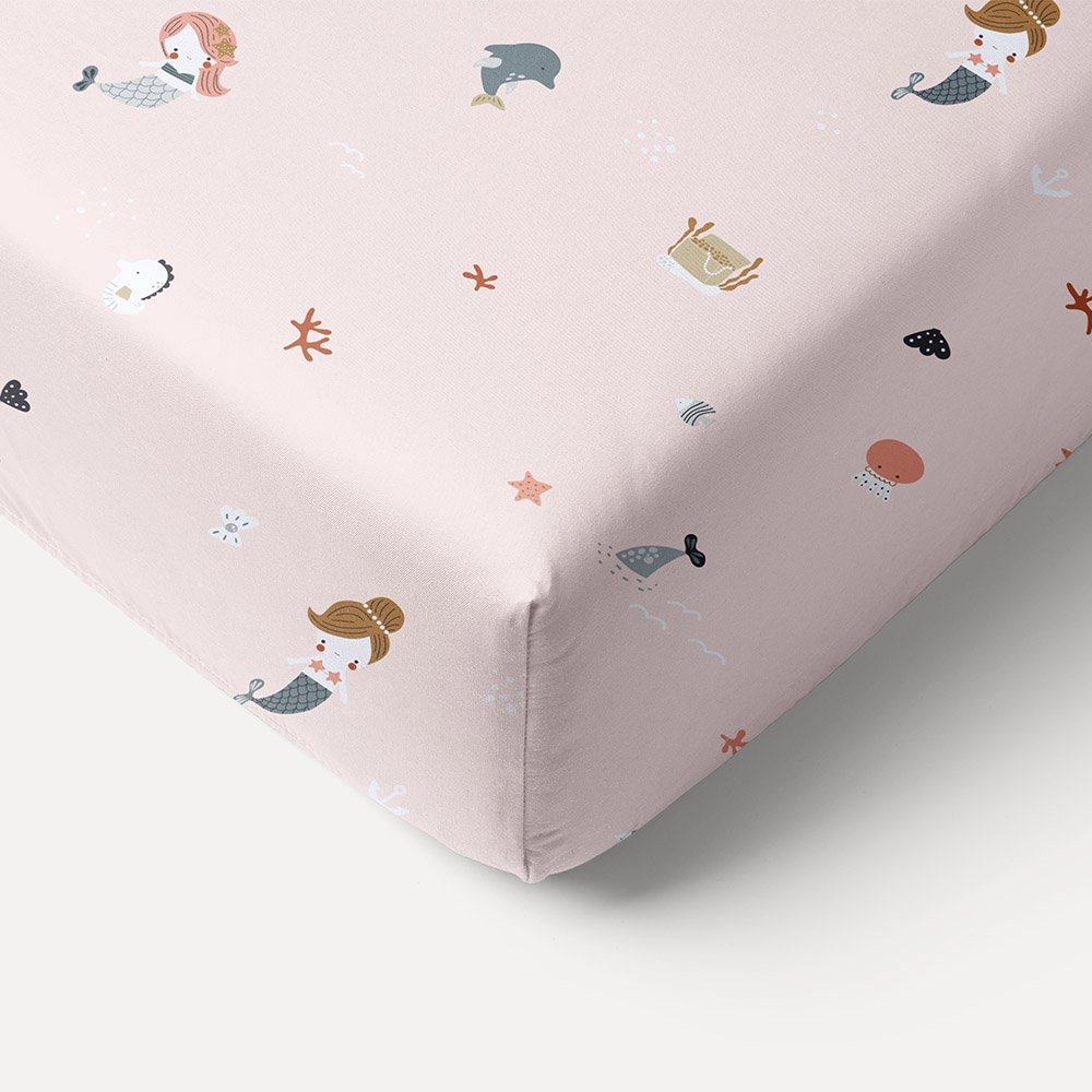 SPANNBETTLAKEN 90 x 200 cm «MERMAID» | ROSA MIT UNTERWASSERWELT-PRINT