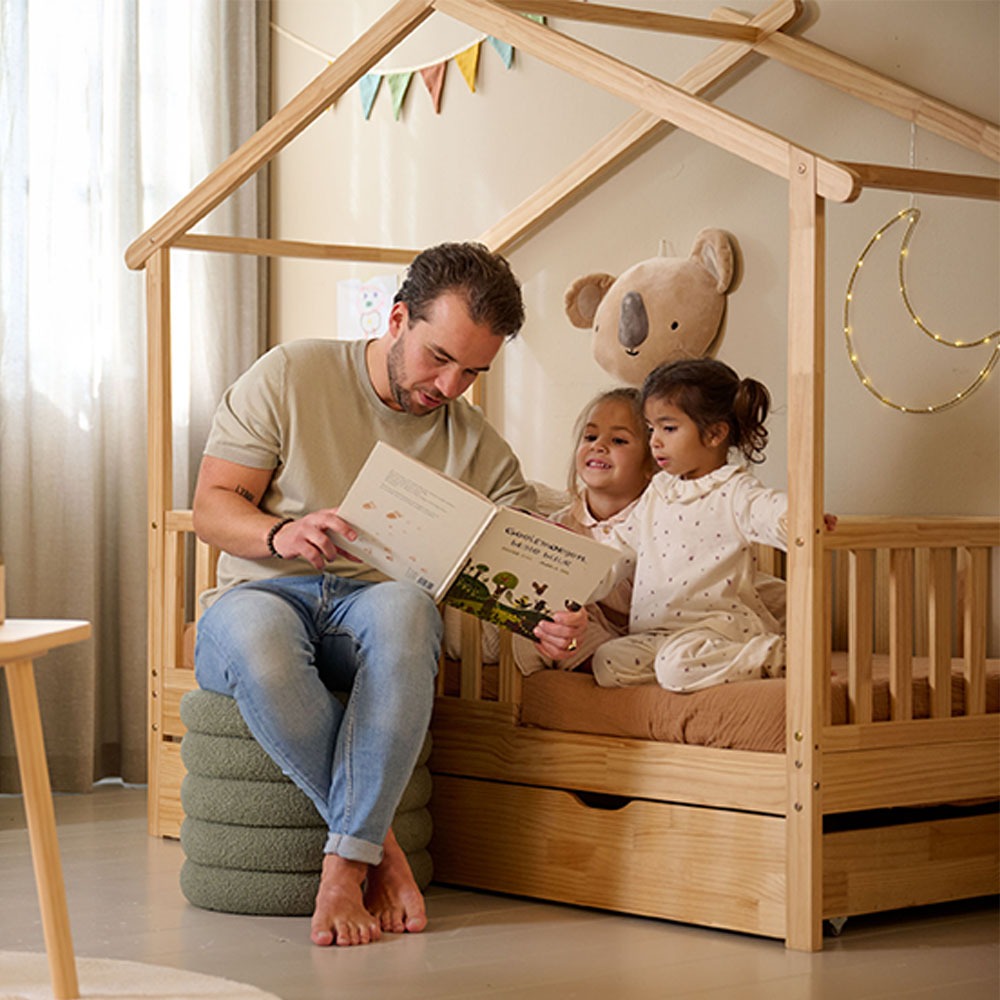 Holzbett für das Kleinkinderzimmer von Petite Amélie
