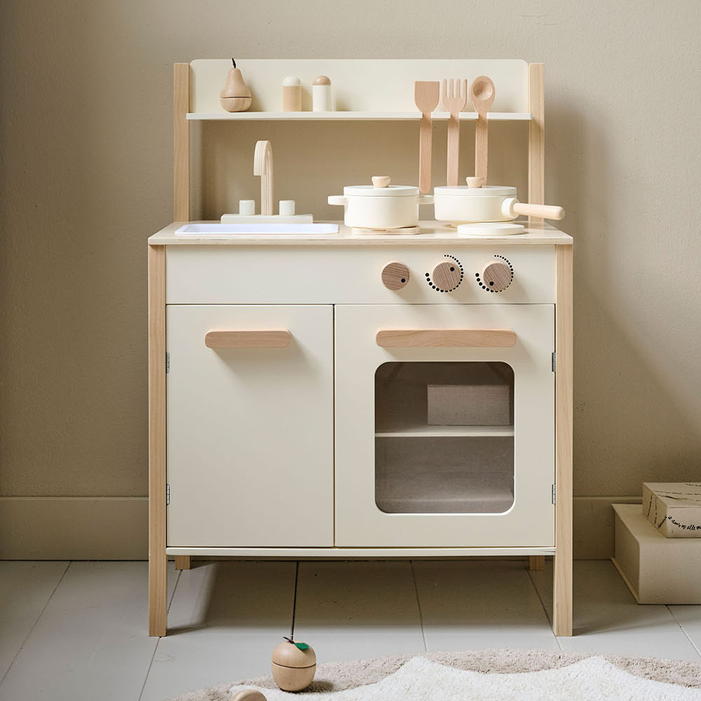 Spielküchen aus Holz von Petite Amélie